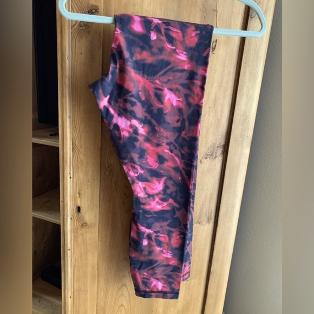 Align HR Crop 23” Intensity Pink Blossom